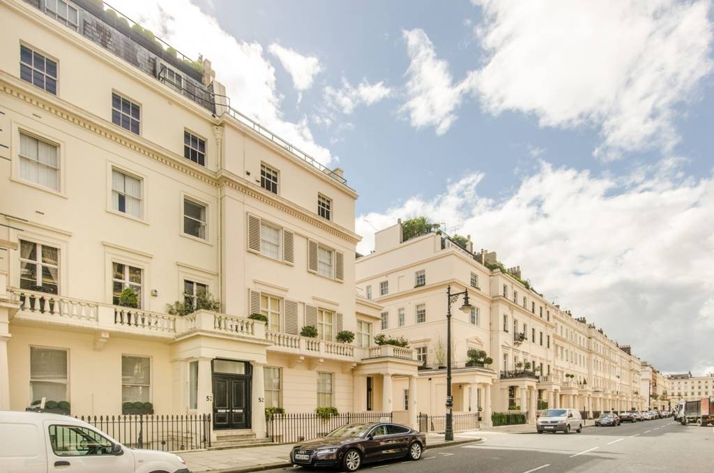 Eaton Place two-bedroom, 929 square feet for £550,000?? Seeming bargain BUT just 2-years remaining on lease.