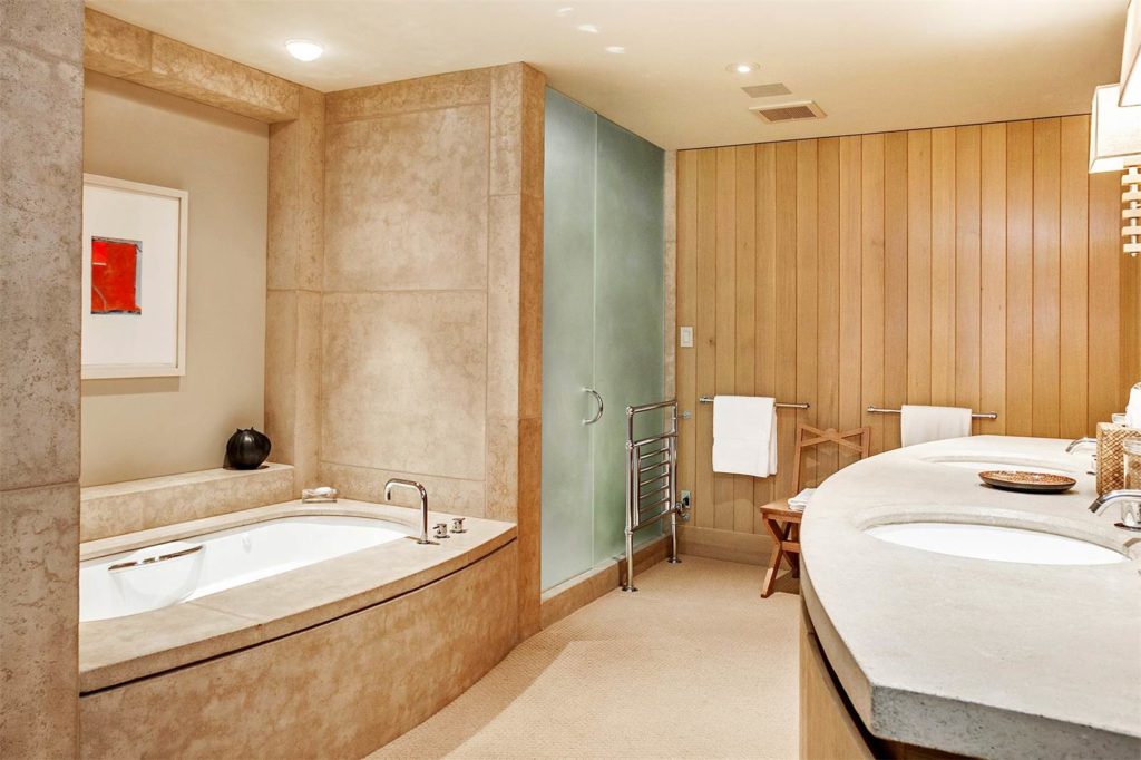 Golden Peak Penthouse Master Bath1