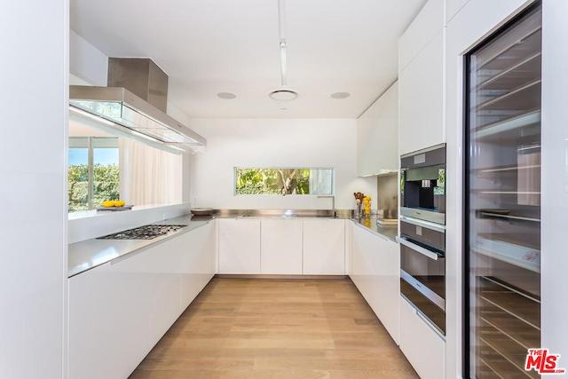 This image has an empty alt attribute; its file name is 7beb3122e52804d262bcabf13d3ebc87l-m2236703729od-w1024_h768.jpg