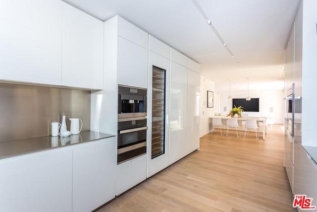 This image has an empty alt attribute; its file name is 7beb3122e52804d262bcabf13d3ebc87l-m2451359515od-w1024_h768.jpg