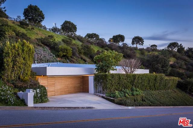 This image has an empty alt attribute; its file name is 7beb3122e52804d262bcabf13d3ebc87l-m2592815056od-w1024_h768.jpg