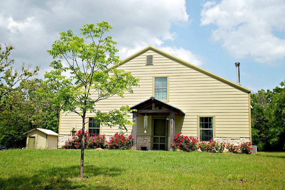 This image has an empty alt attribute; its file name is external.jpg