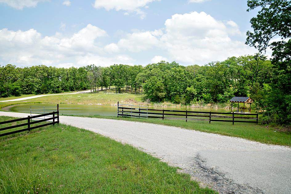 This image has an empty alt attribute; its file name is orig_boomver_1_94942-1.jpg