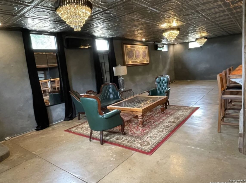 cool, Texas Hill Country, speakeasy