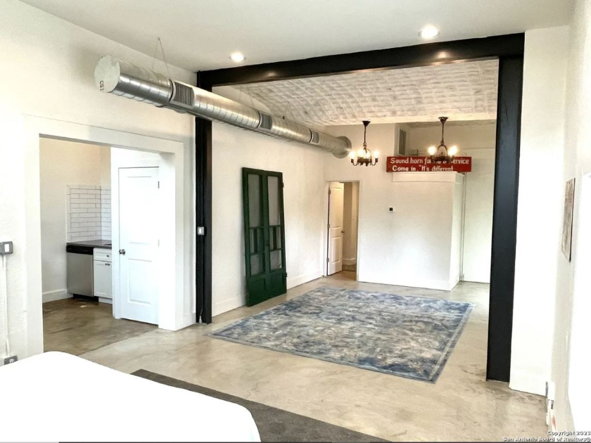 cool, Texas Hill Country, speakeasy